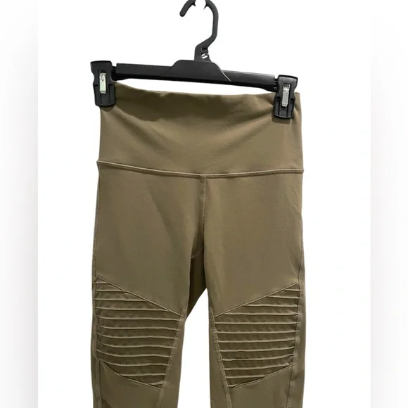 Alo Yoga High-waist Airlift Moto Legging Mesh details In Olive Branch Size S - Picture 3 of 14